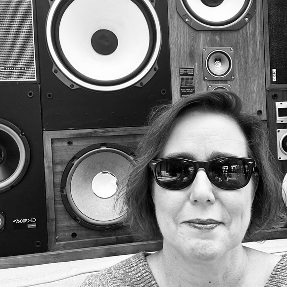 Meet your Posher, Karen - Picture 1 of 2